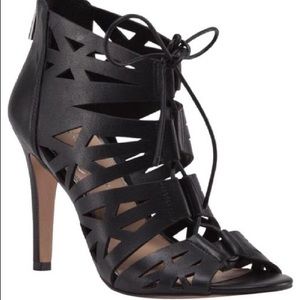 Jessica Simpson Emelia laser cut peep toe heels